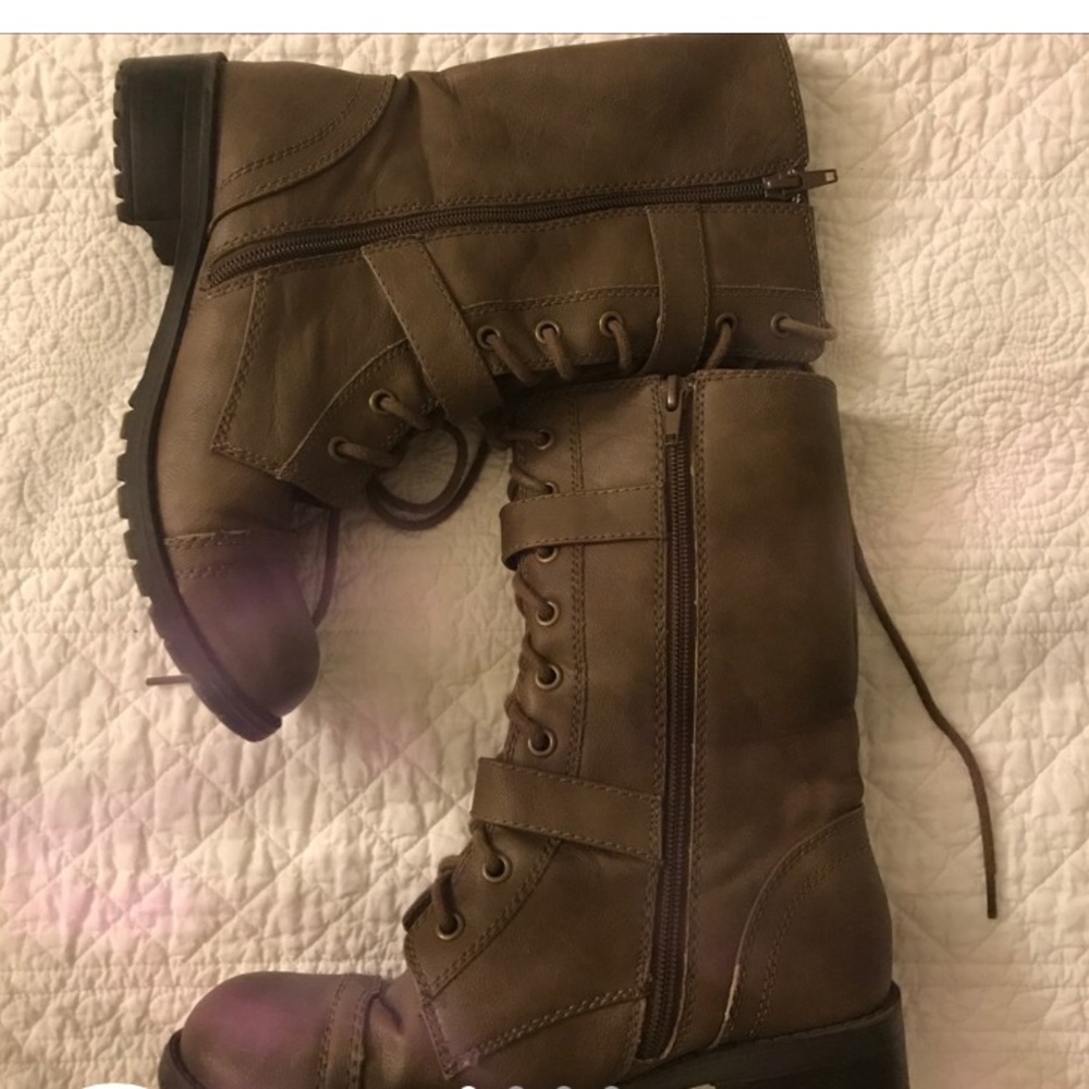 COMBAT BOOTS 7.5